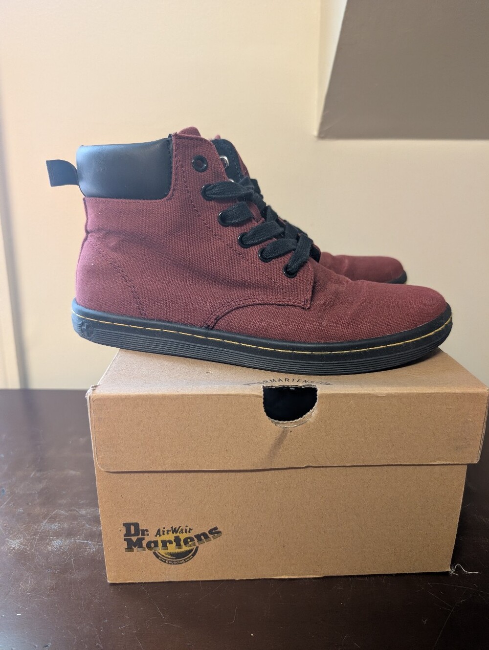 Dr. Martens MAELLY in Cherry Red